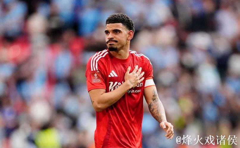 吉布斯-怀特重返森林训练 森林投诉热刺违规接触英超 吉布斯-怀特重返森林训练 森林投诉热刺违规接触英超